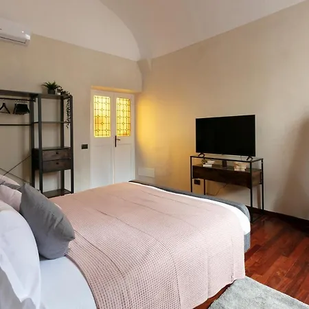 Parione Apartment *